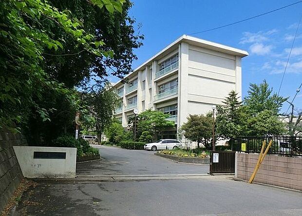 佐倉市立上志津中学校 徒歩9分。 710m