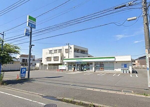 ファミリーマート四街道大日店 徒歩7分。 560m