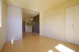 メゾン・エスポワール 101 1階1LDKのリビング/ダイニング