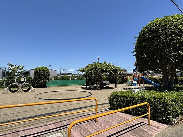 秋ヶ瀬児童公園 徒歩4分。 1800m