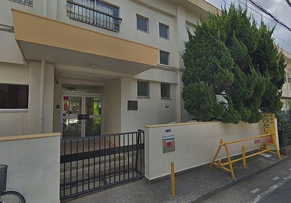 幼稚園型認定こども園小羊幼稚園 徒歩9分。 720m