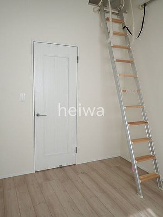 【2F5.25帖洋室】上部はロフトになっています