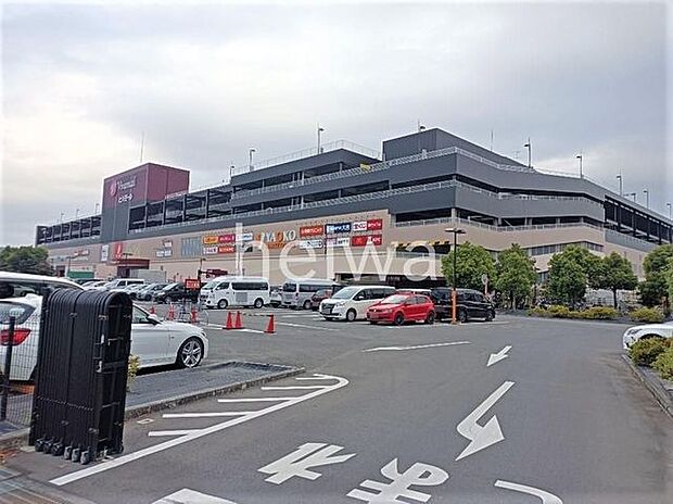 ビバモール蕨錦町店 徒歩3分。 180m