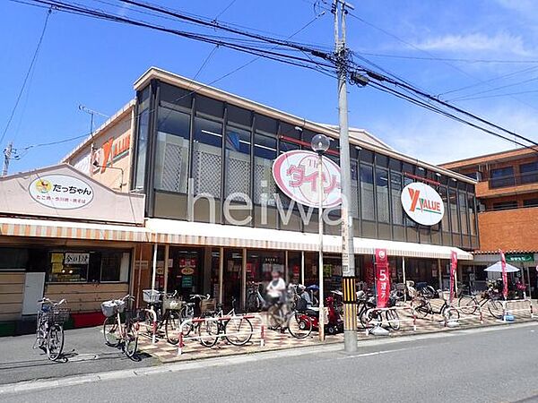 ワイバリュー美女木店 徒歩11分。 830m
