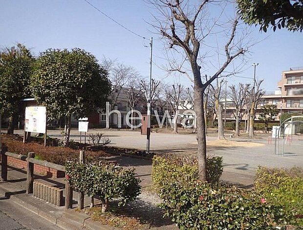 中町公園 徒歩10分。 740m