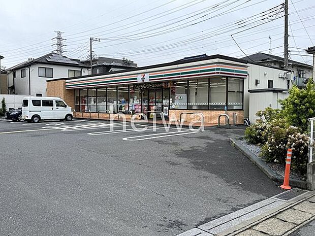 セブンイレブン戸田笹目中学校前店 徒歩4分。 250m