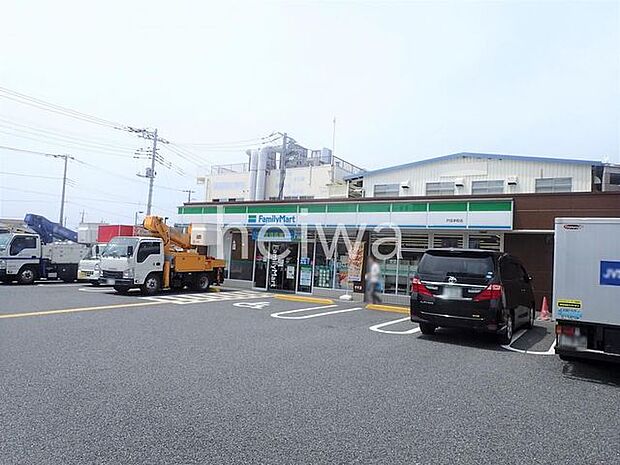 ファミリーマート戸田本町店 徒歩4分。 280m