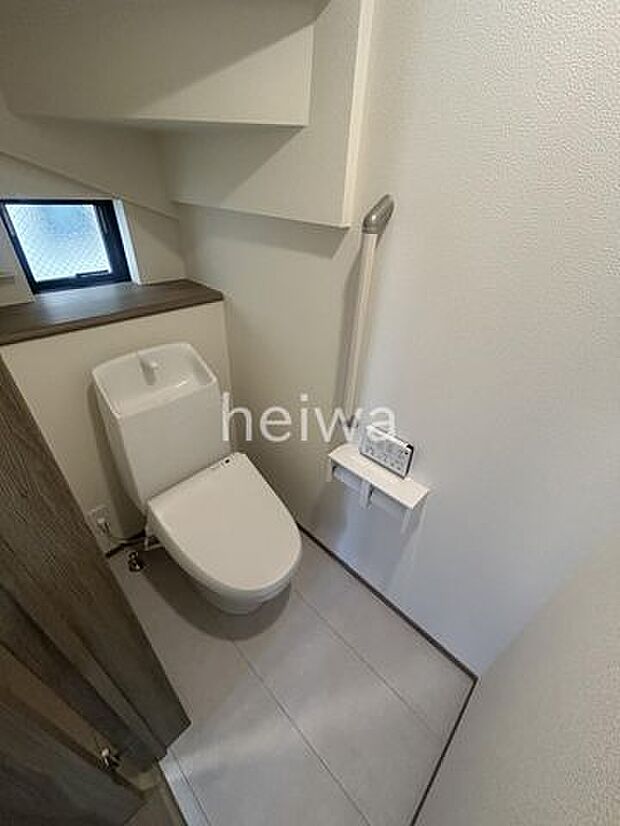 【1Fトイレ】便座の保温機能で冬場も快適に過ごせる温水洗浄便座付きです