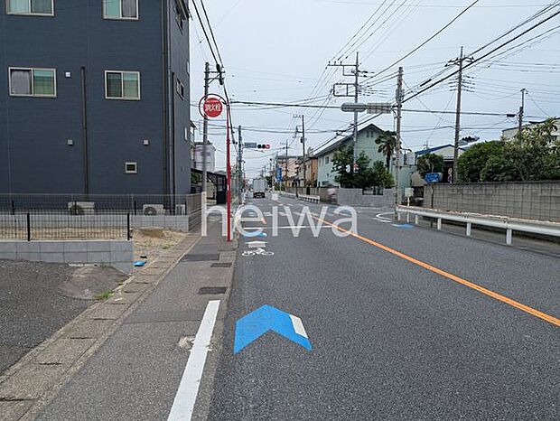 【前面道路含む現地写真】