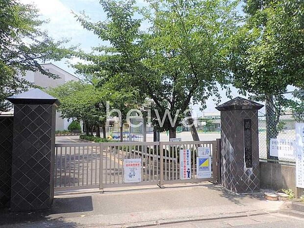 蕨市立北小学校 徒歩11分。 860m