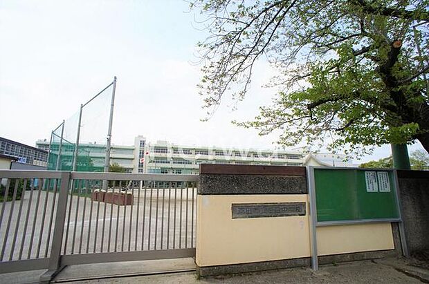 戸田市立笹目中学校 徒歩5分。 400m