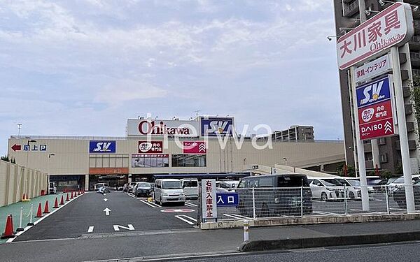 スーパーバリュー戸田店 徒歩7分。 550m