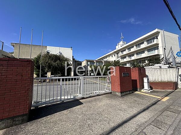 さいたま市立春里中学校 徒歩9分。 660m