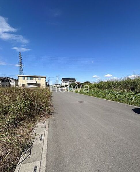 【前面道路含む現地写真】