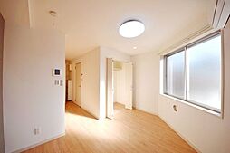 小田急多摩線 唐木田駅 徒歩11分の賃貸アパート 1階1Kのリビング/ダイニング