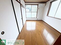 多摩都市モノレール 程久保駅 徒歩6分の賃貸アパート 2階1Kのリビング/ダイニング