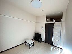 レオネクストサンモールIII 1階1Kのリビング/ダイニング