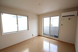 ブルーバード 2階1Kのリビング/ダイニング