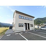 西上田駅より徒歩12分 築2年8ヶ月 3階建の賃貸物件