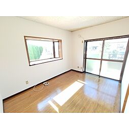 ピアサーティーIマンション 101 1階2DKのリビング/ダイニング