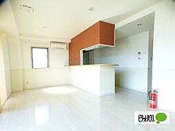 ブランニューシティー常入Ｆ棟 3階3LDKのリビング/ダイニング