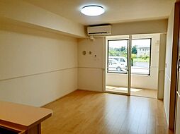 カノン 104 1階1LDKのリビング/ダイニング