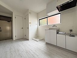 ユタカビル 201 2階1DKのリビング/ダイニング