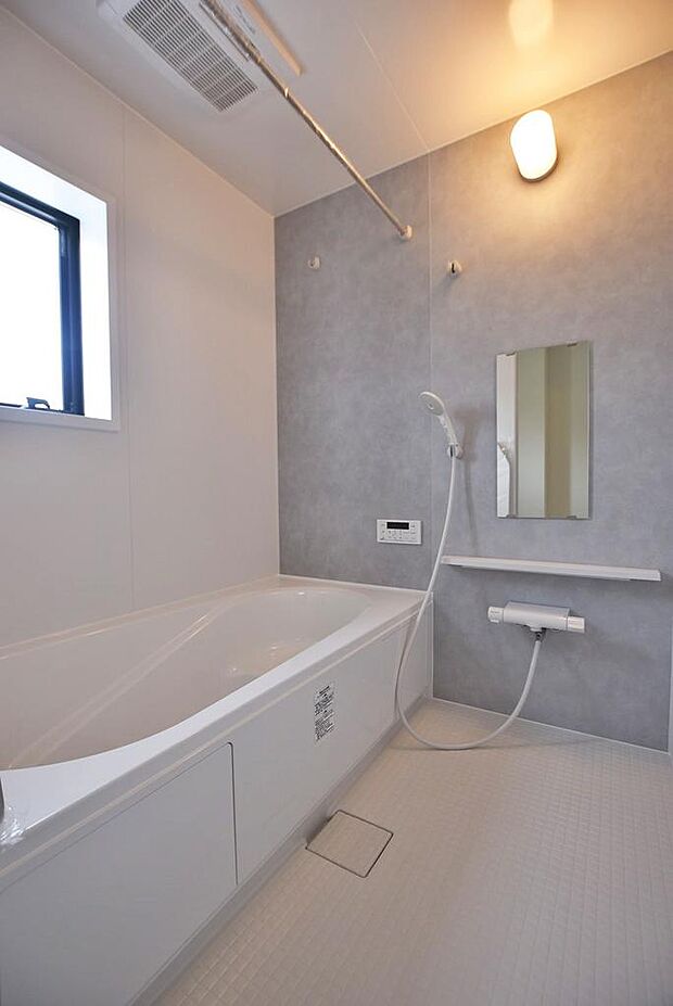 浴室換気乾燥機暖房能付きユニットバス。
