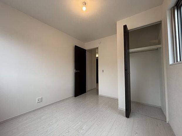 ベッドルーム4.9J内クローゼット