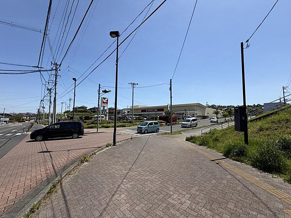 ヨークベニマル南中山店（徒歩3分）(^^