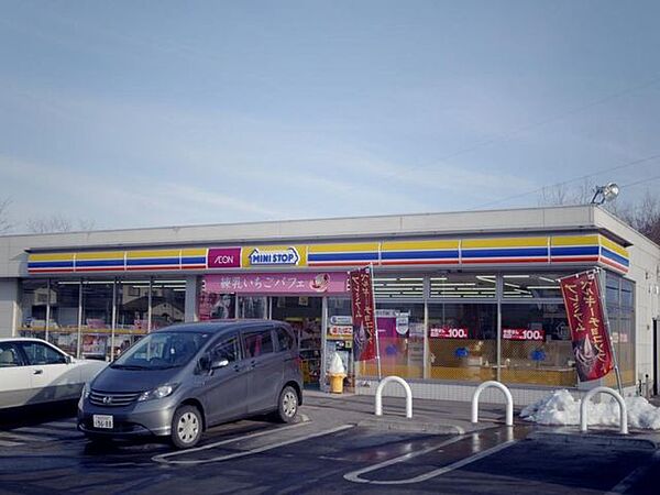 コンビニ ミニストップ仙台みやぎ台店　徒歩1分　75ｍ