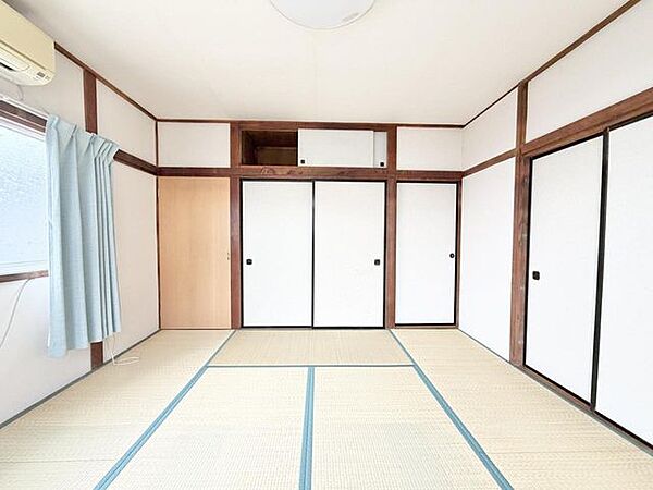 客間やお子様の遊び場にも使える和室