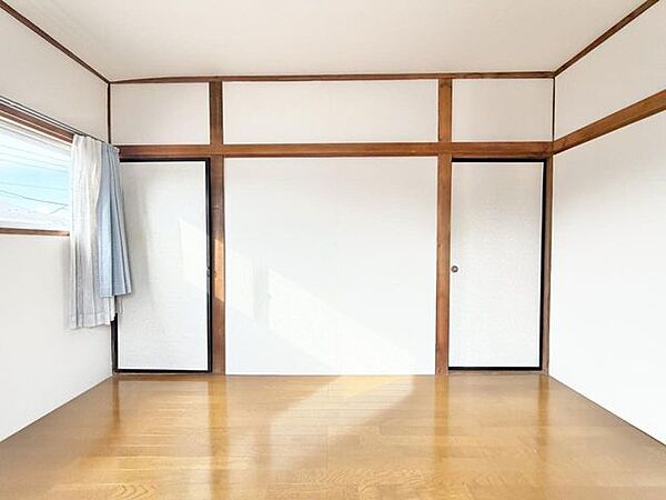 主寝室にちょうど良い広さ。収納も確保