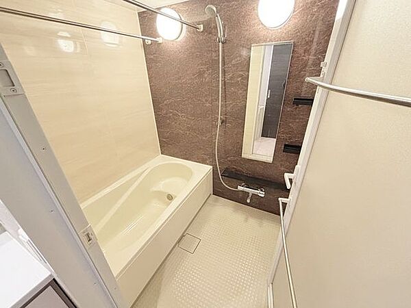 ぜひ広い湯船につかってくつろぎのバスタイムをお過ごしください(^^