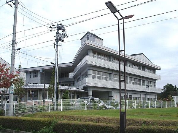 富谷市立成田東小学校 397m