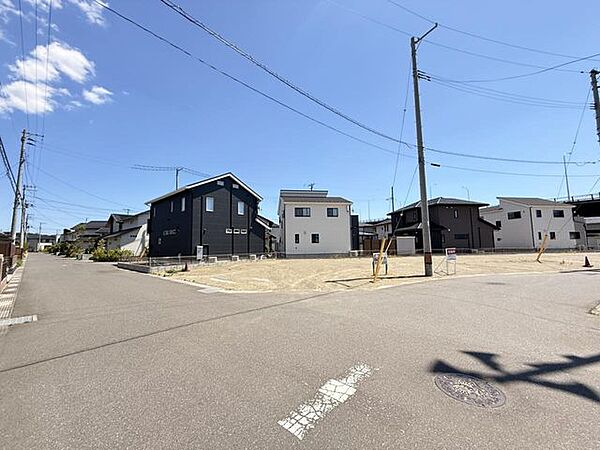 角地ならではの開放感と駐車のしやすさ