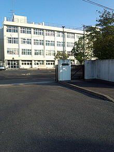 仙台市立折立中学校（選択可能）（徒歩17分） 1351m