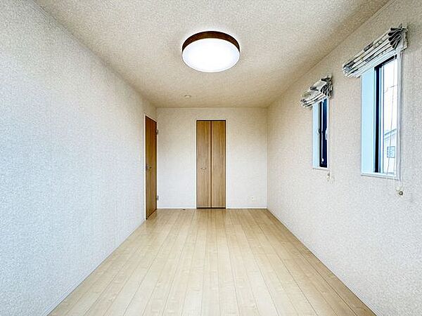 モダンな雰囲気のフローリング
