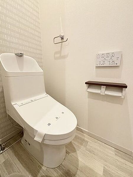 清潔な洗浄機能付温水シャワートイレ