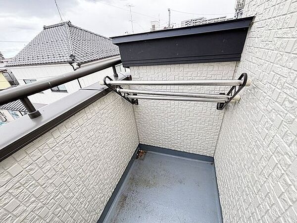 バルコニー付き、コンパクトでも快適な暮らし。