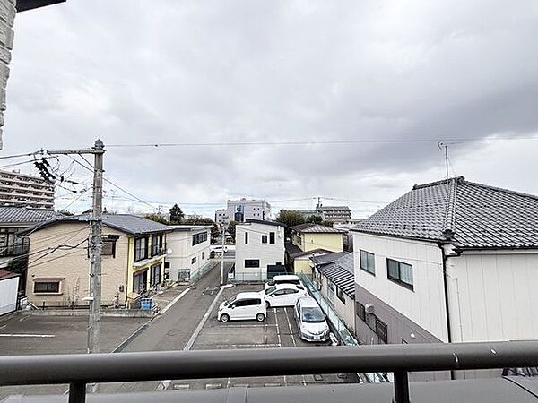 バルコニーから望む開放的な眺望。