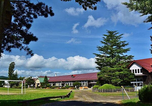 仙台市立根白石小学校（徒歩14分） 1052m