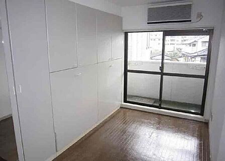 モダンな雰囲気のフローリング