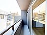 バルコニー：たっぷりの陽光に包まれる明るい住まい