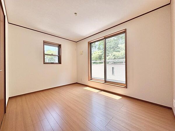 全室6帖以上の広々間取
