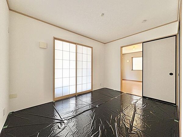 写真だけでは伝わらない陽当たりや室内の広さをぜひ現地でご確認ください。