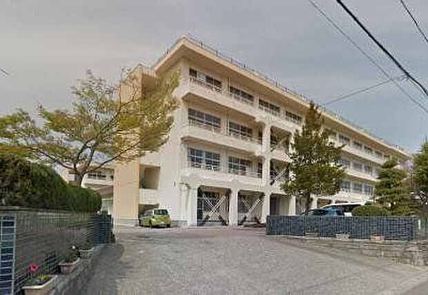 塩竃市立第二中学校 徒歩10分。 750m