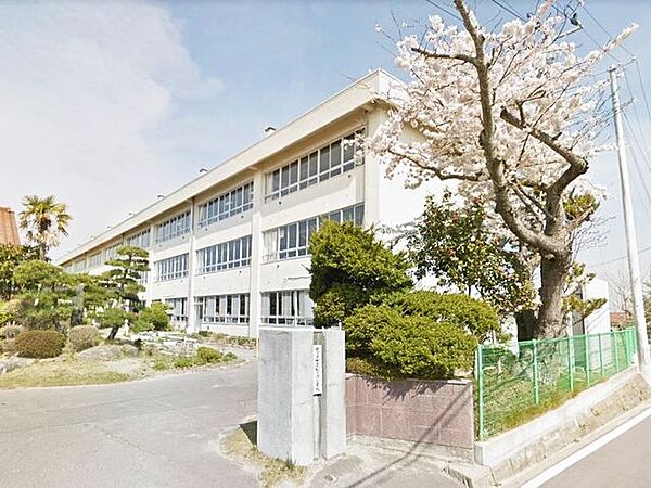 七ヶ浜町立松ケ浜小学校 徒歩20分。 1600m