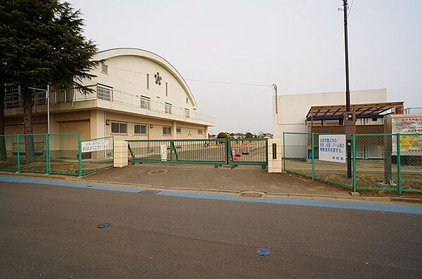 仙台市立南光台小学校　（徒歩13分） 990m