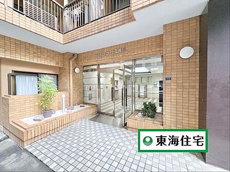 エントランス:「管理人日勤で管理体制も良好」
